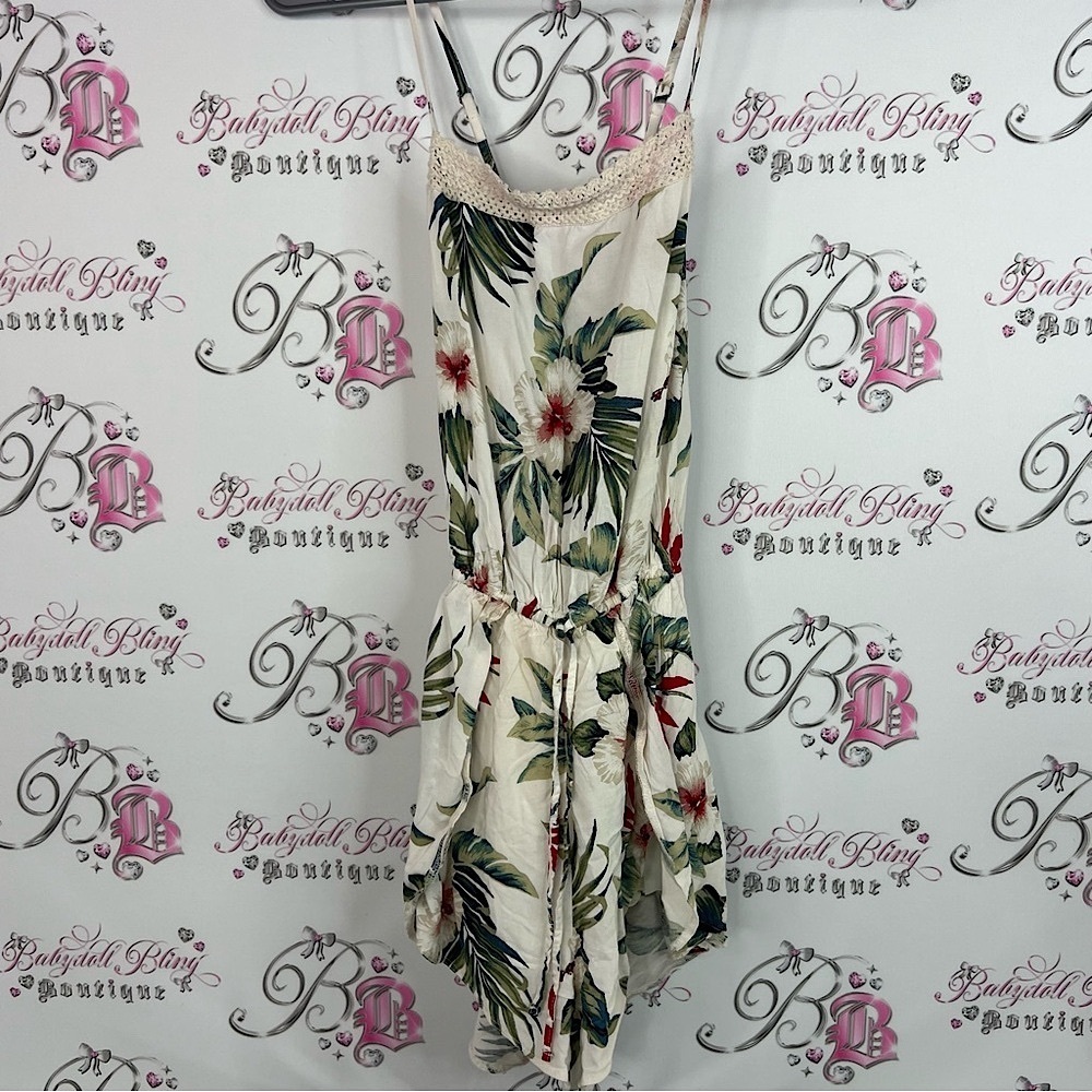 Hollister romper one piece jumper flowers hibiscus Tropical Floral crochet